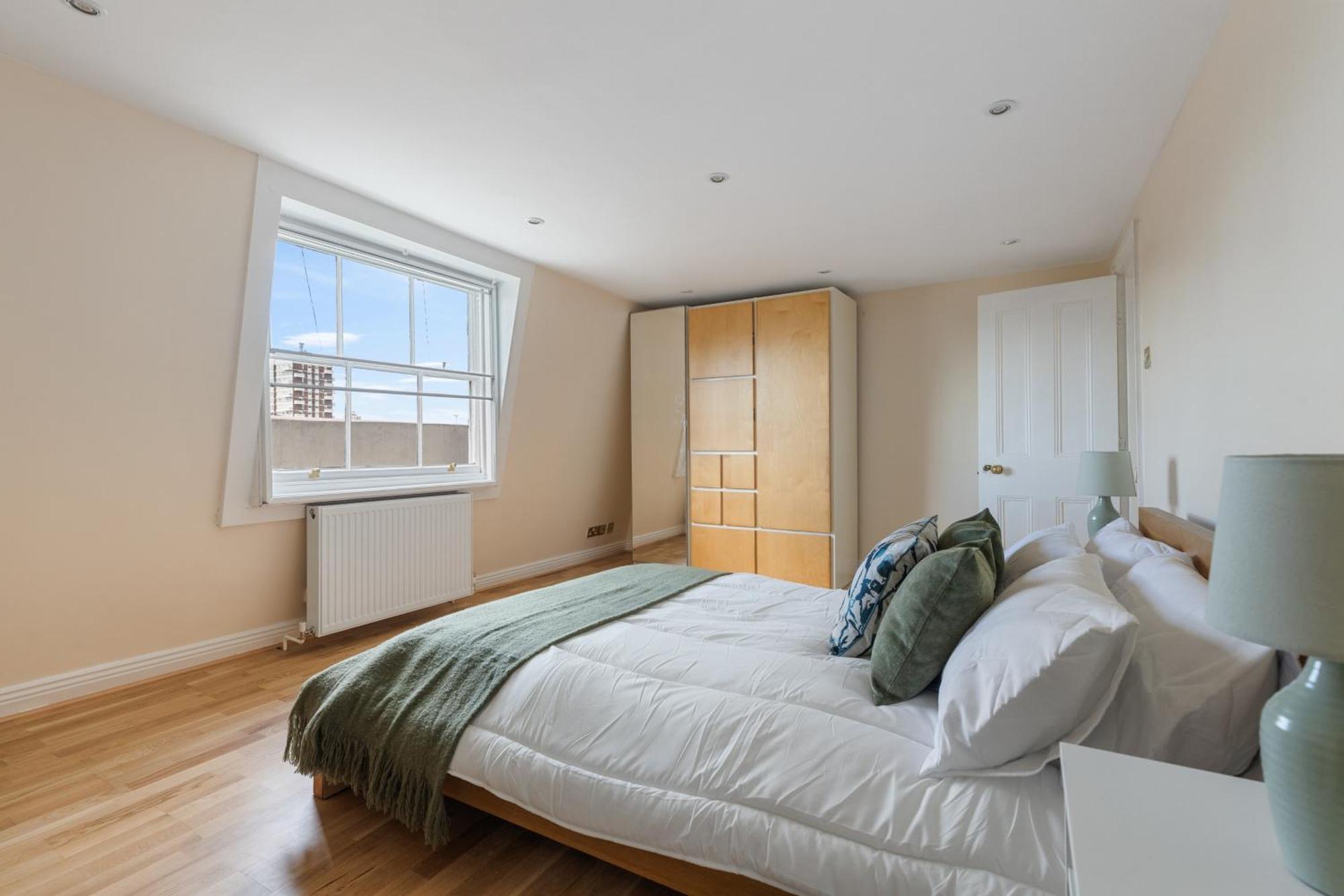 Parea Living - Spacious 4 Story House, Families, Big Groups * Londra