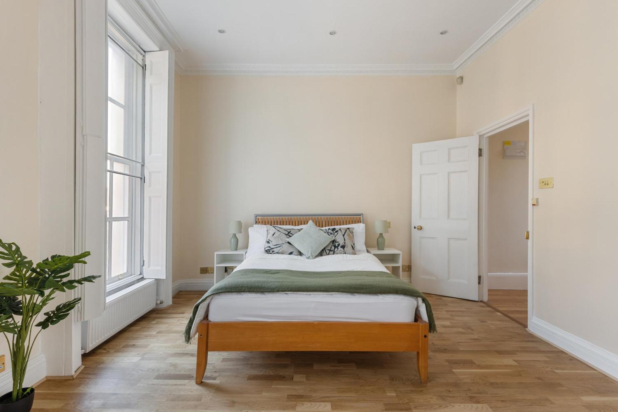 Parea Living - Spacious 4 Story House, Families, Big Groups Londra