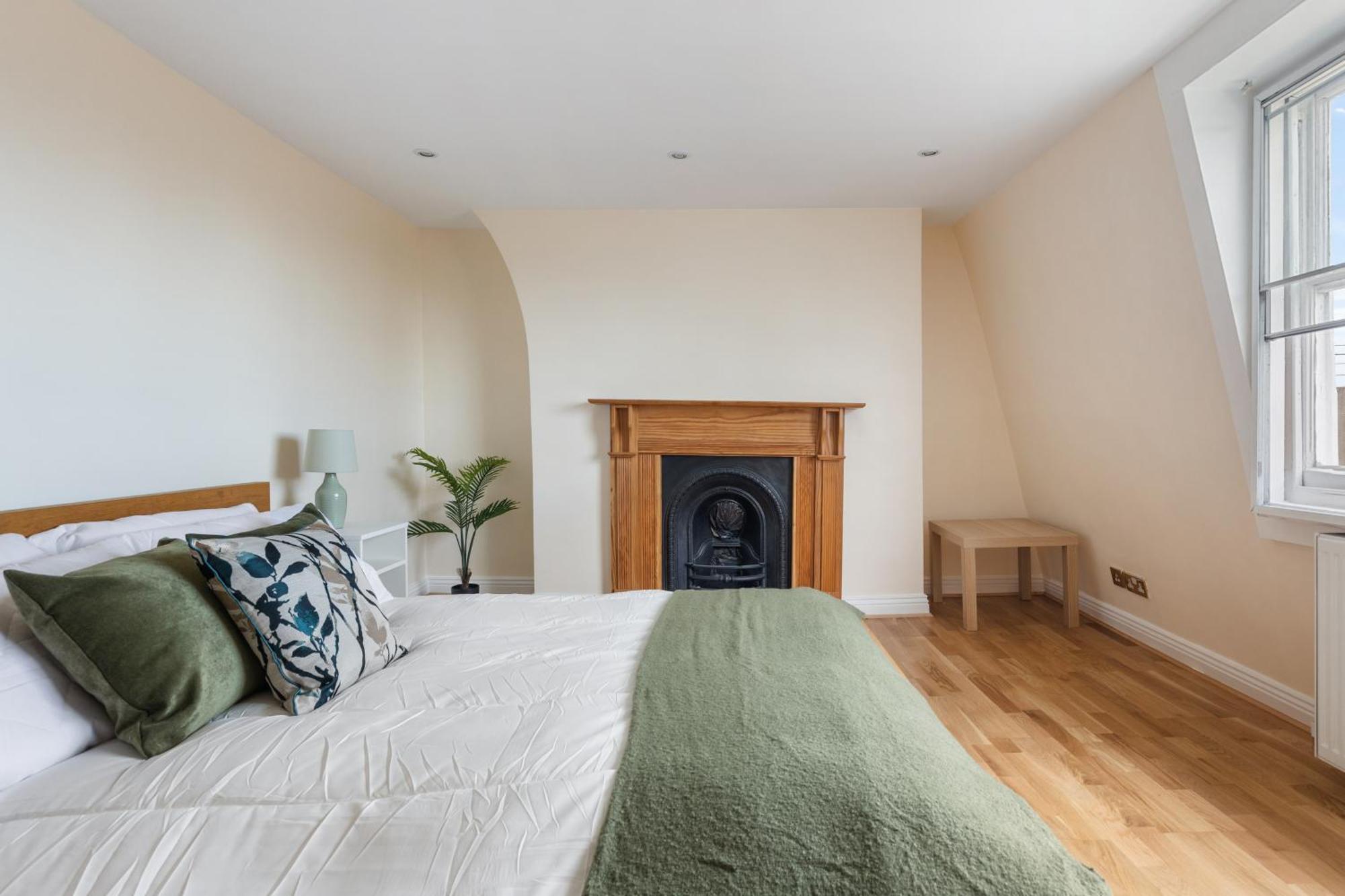 Parea Living - Spacious 4 Story House, Families, Big Groups * Londra