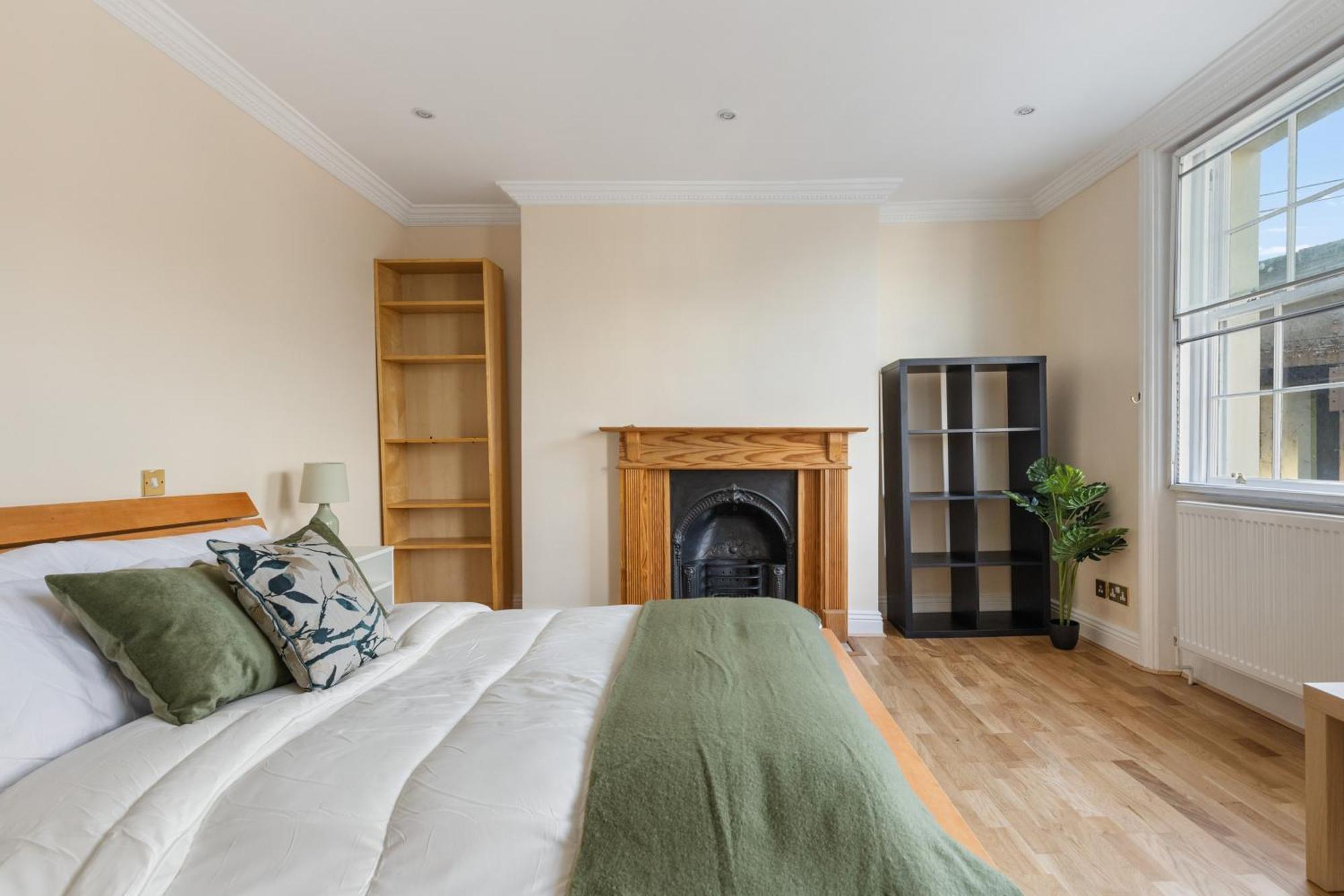 Parea Living - Spacious 4 Story House, Families, Big Groups Appartamento Londra